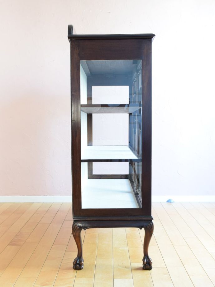 キャビネットの側面