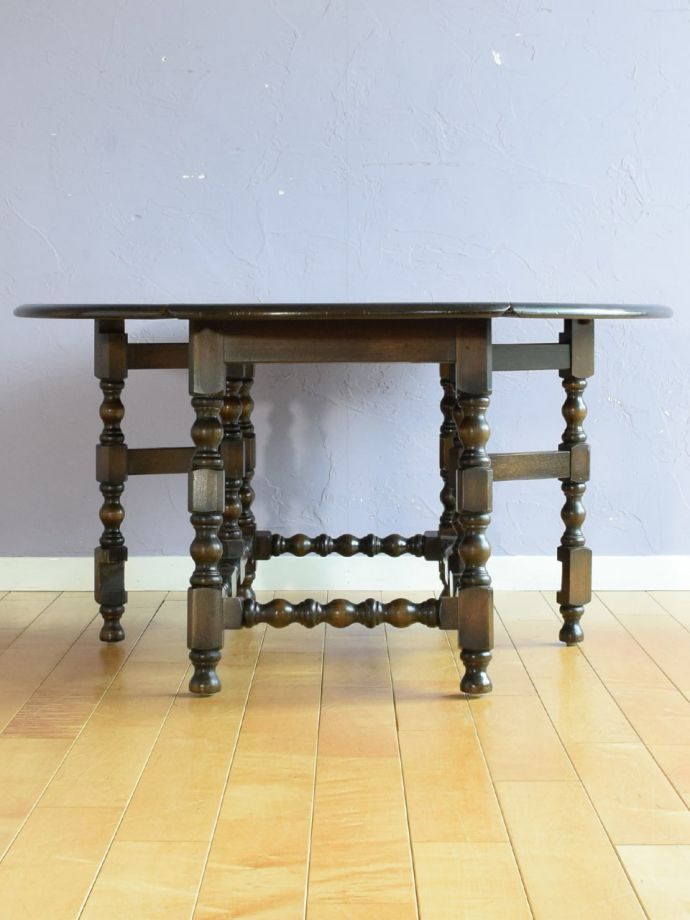 伸長式のコーヒーテーブル