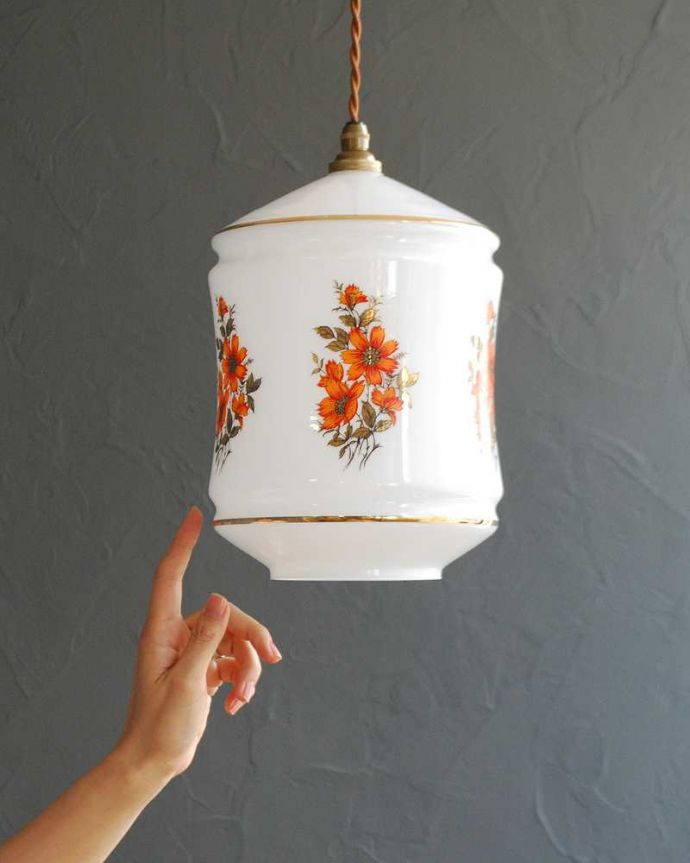 ペンダントライト　照明・ライティング　お花模様×ゴールドのラインが華やかなアンティーク シェード（コード・シャンデリア電球・ギャラリーなし）。。(k-2938-z)