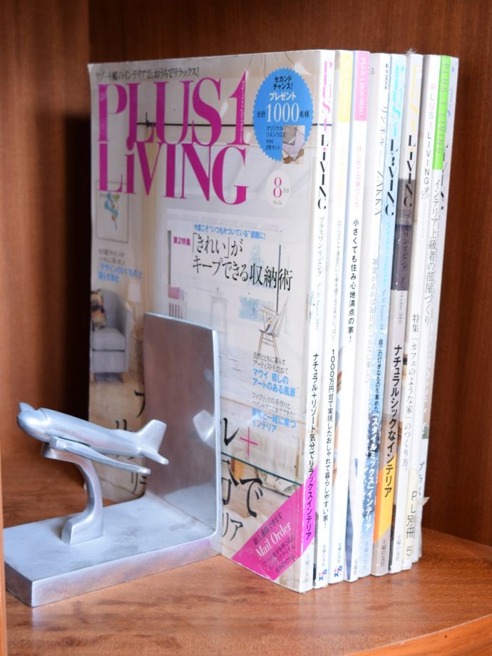 キャビネットの扉の中