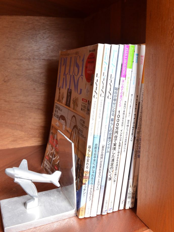 アンティークのキャビネット　アンティーク家具　G-planのフレスコのコーナーキャビネット、北欧スタイルのヴィンテージ家具　A4サイズも収納出来ちゃう優れものA4サイズの雑誌までしっかり収納出来ちゃう大きさ。(k-2941-f)