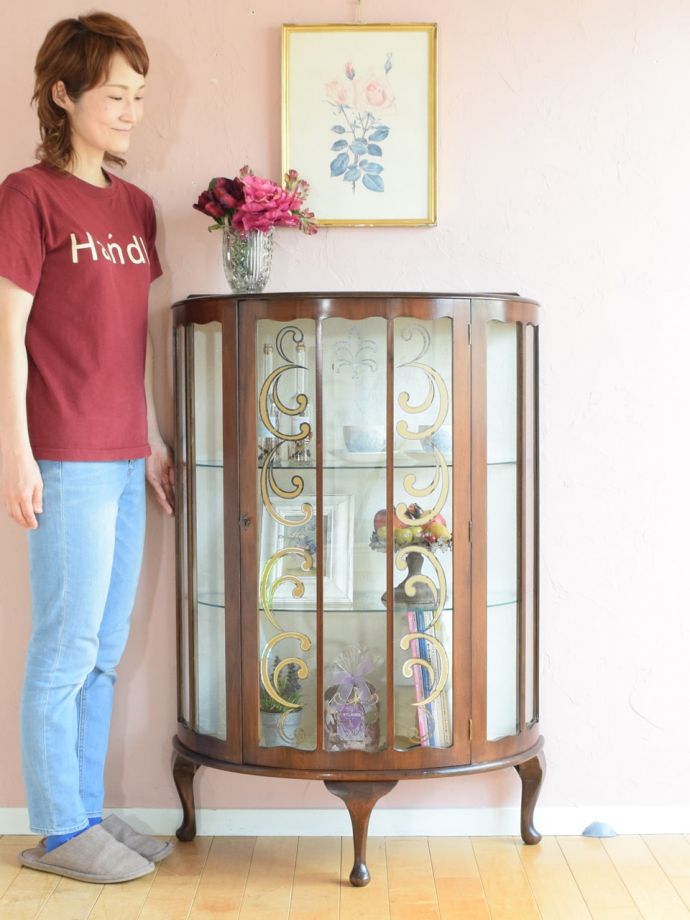 英国アンティークのガラスキャビネット