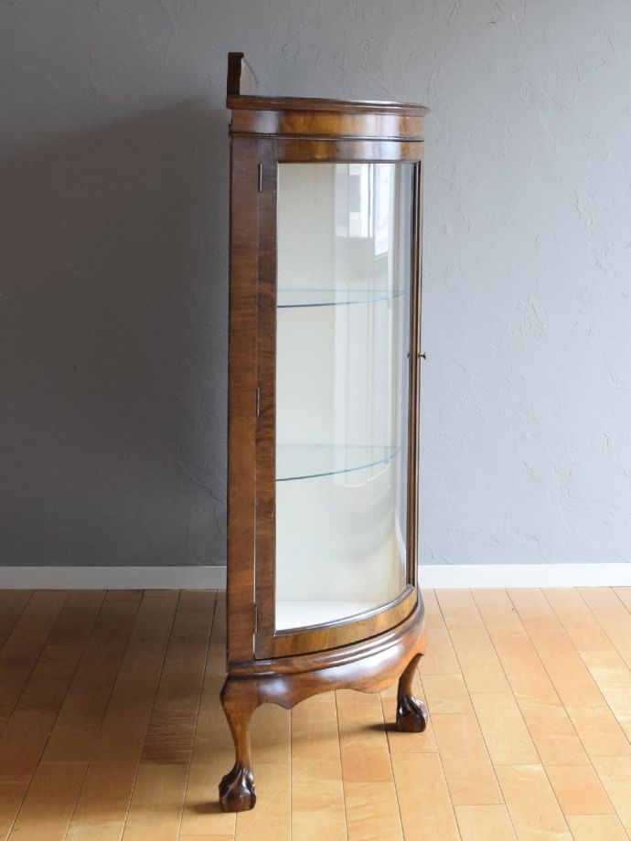 キャビネットの側面