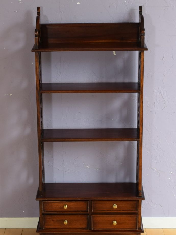 アンティークキャビネットの棚