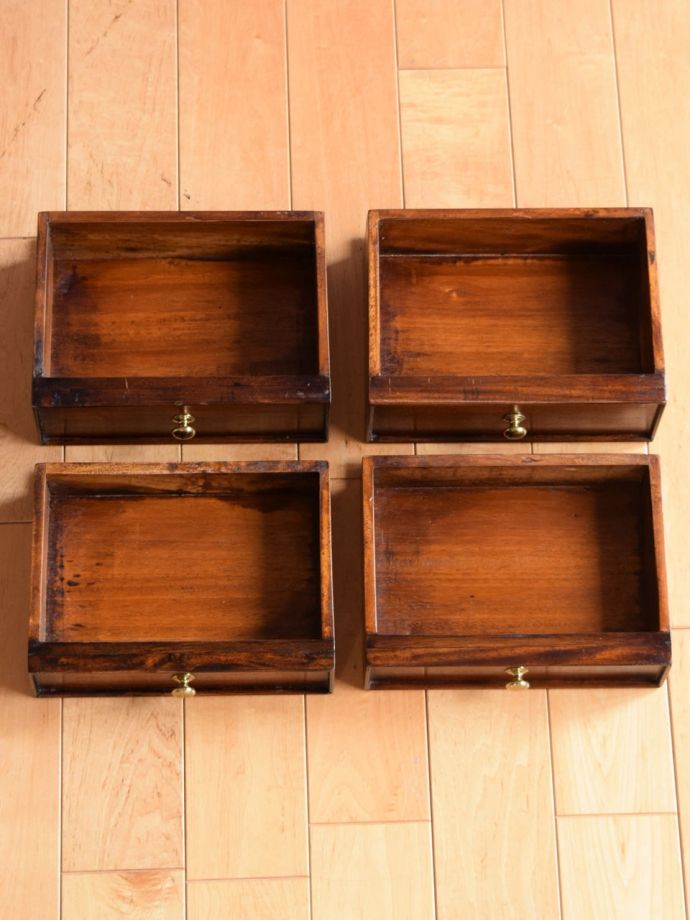 アンティーク家具の引き出し