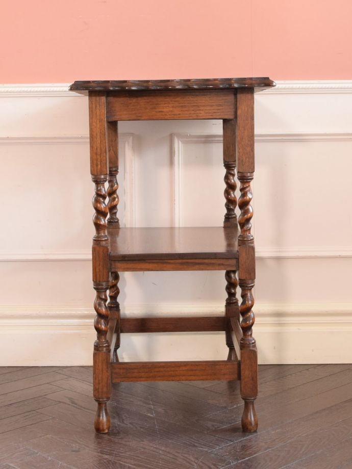 オケージョナルテーブルの側面