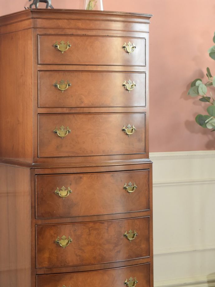 アンティークチェストの美しい木目