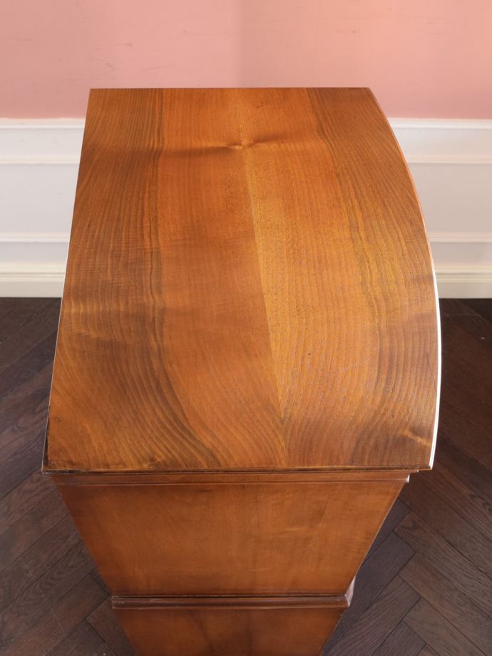 アンティークチェストの天板