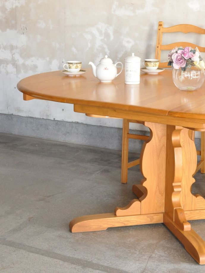 アーコール社のエクステンションテーブル