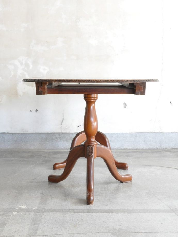 テーブルの側面