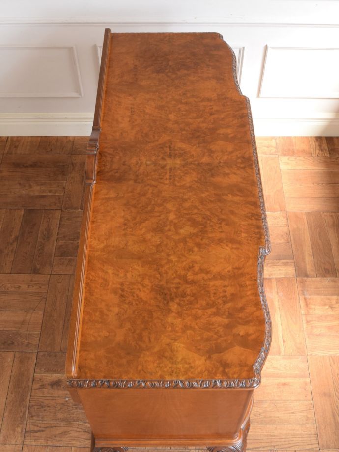 サイドボードの天板