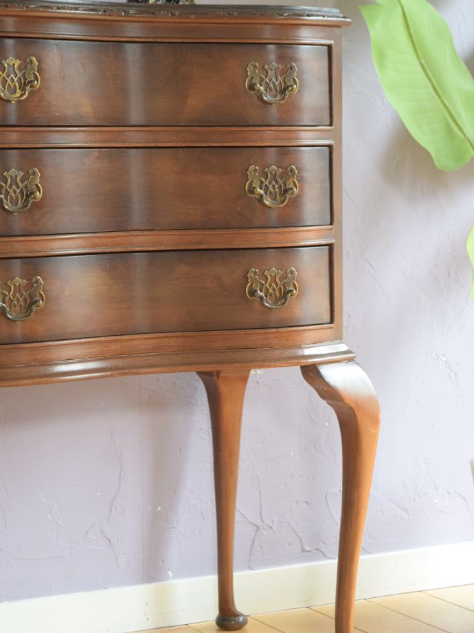 アンティークチェストの美しい木目