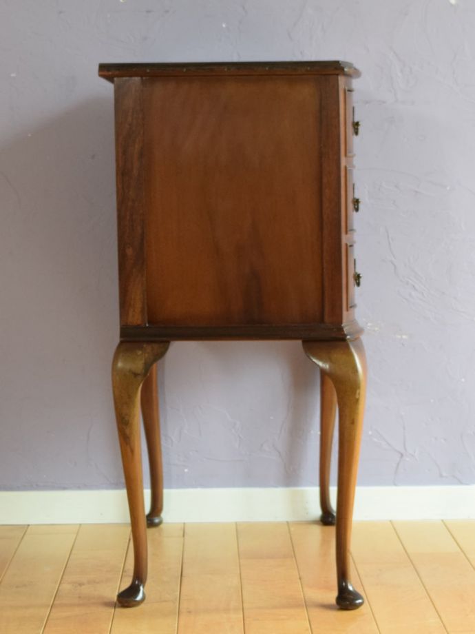 チェストの側面