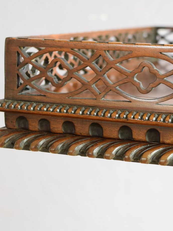 サイドテーブルの装飾