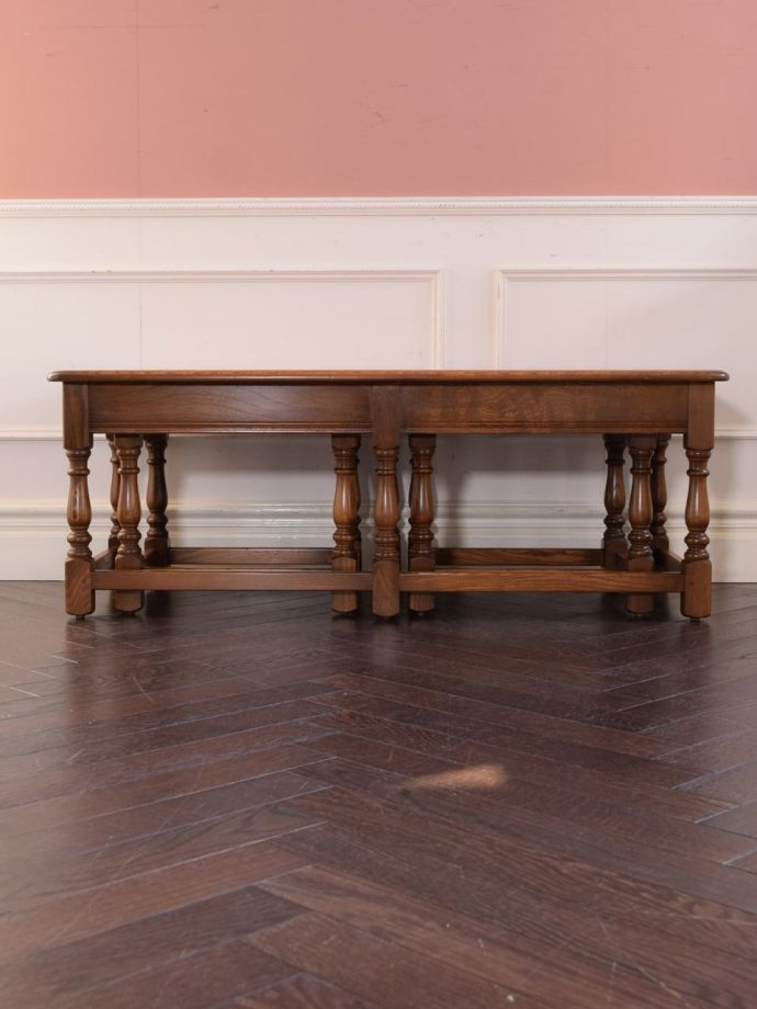 コーヒーテーブルの側面