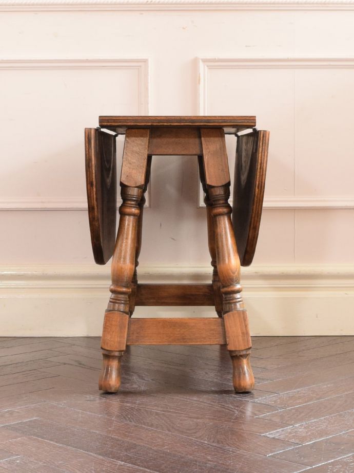 折り畳み式テーブルの側面