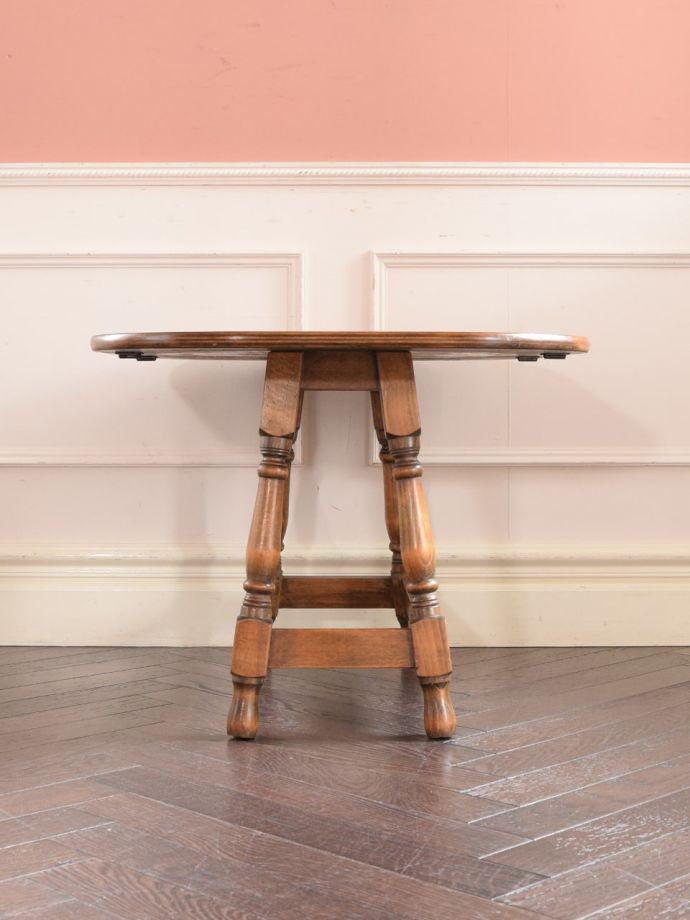 広げた折り畳み式テーブル