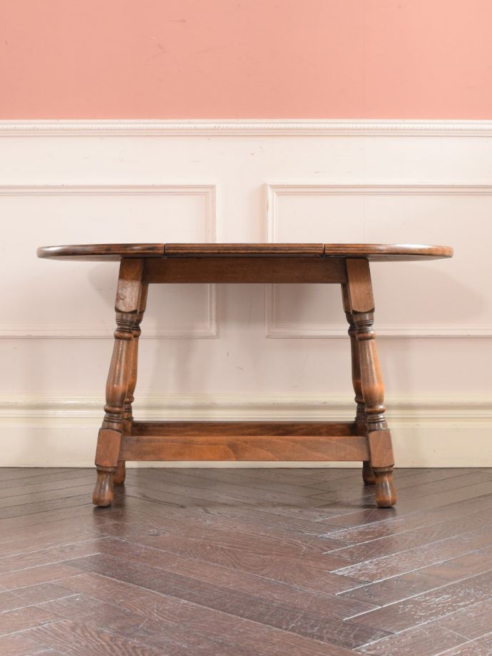 伸長式テーブルの反対側