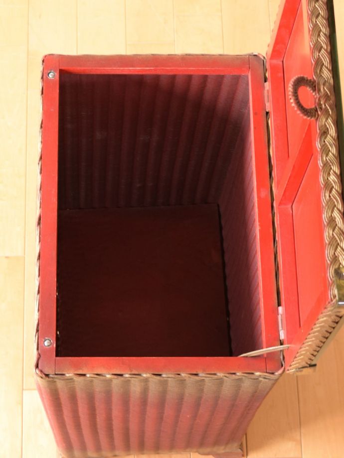 ロイドルームボックスの中