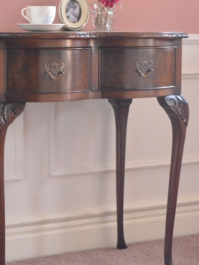 美しい木目のコンソールテーブル