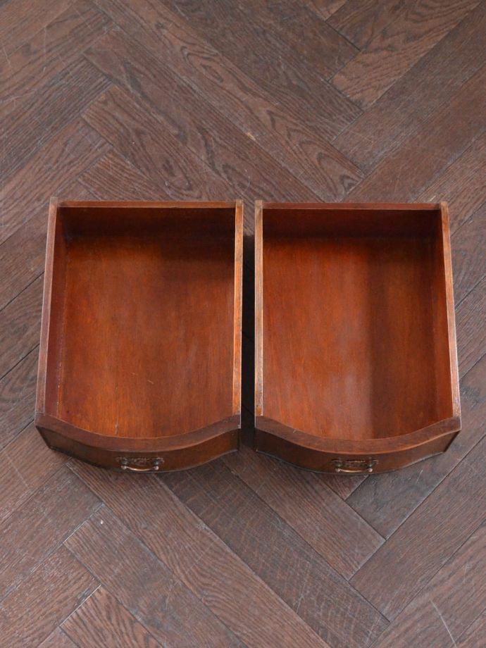 アンティークテーブルの引き出し