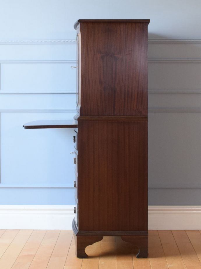 カップボードチェストの側面
