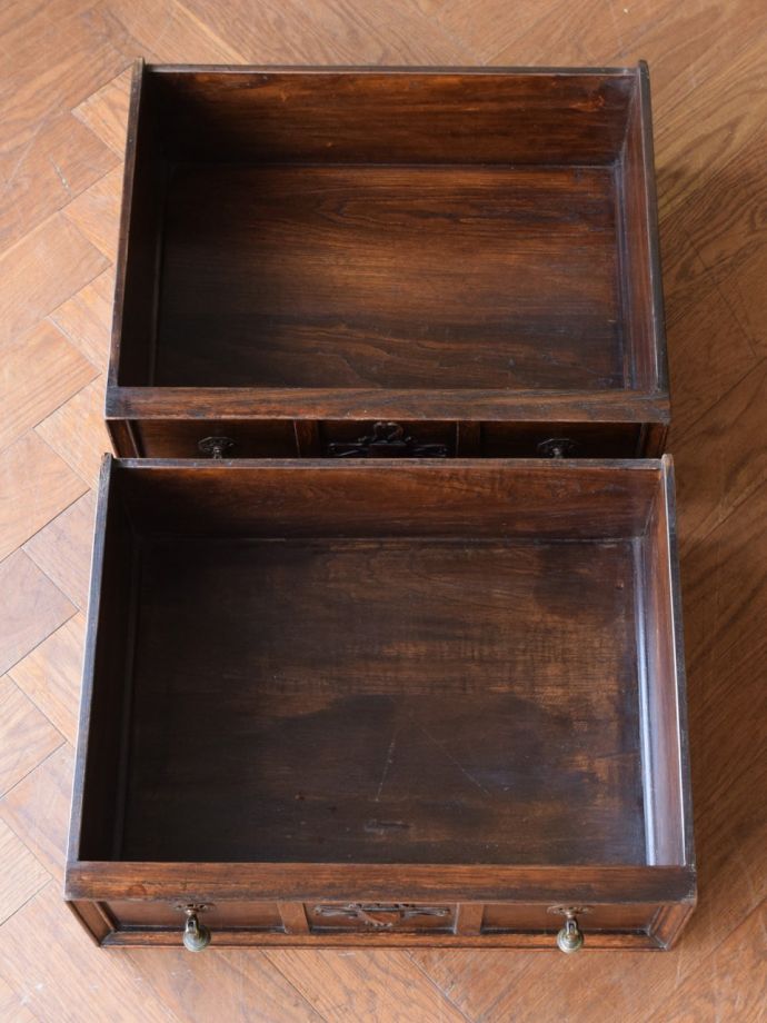 サイドボードの引き出し