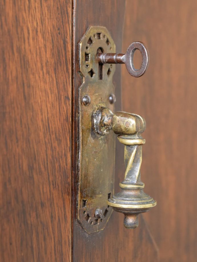 アンティーク家具の鍵
