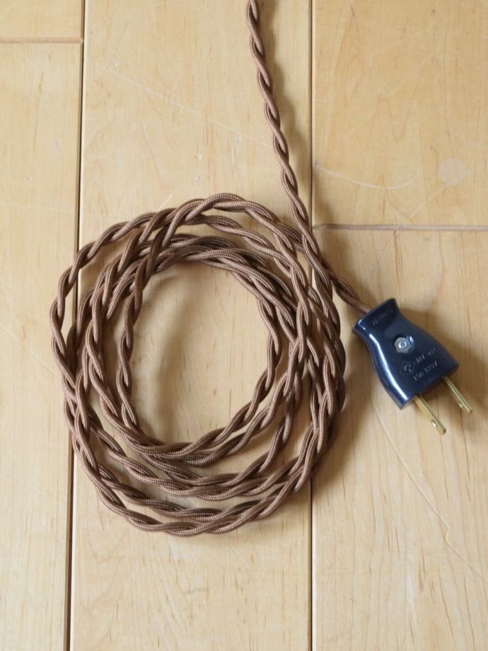 フロアランプのコード