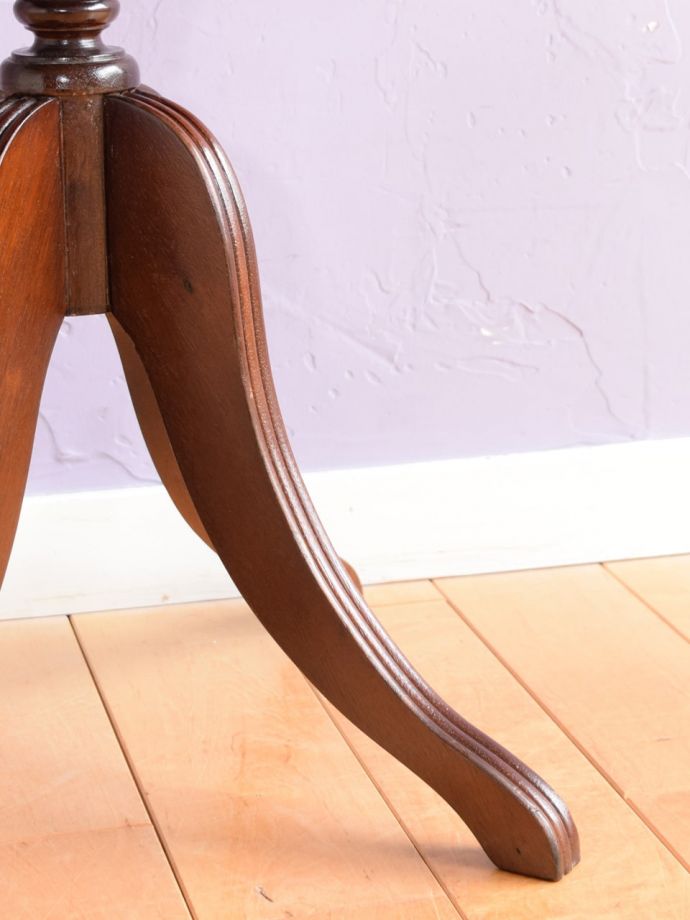 アンティークテーブルの脚