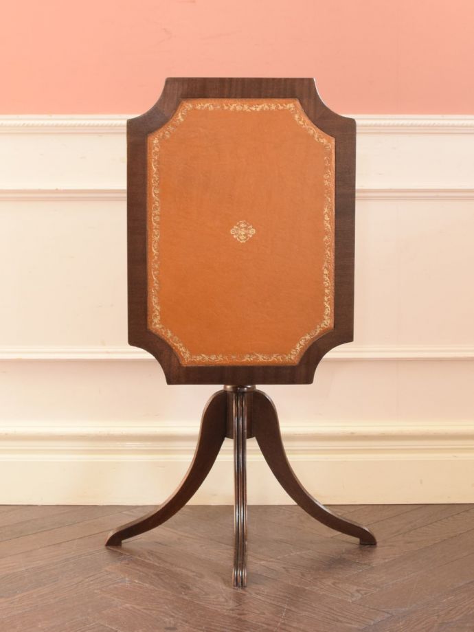 畳んだ時のティルトップテーブル