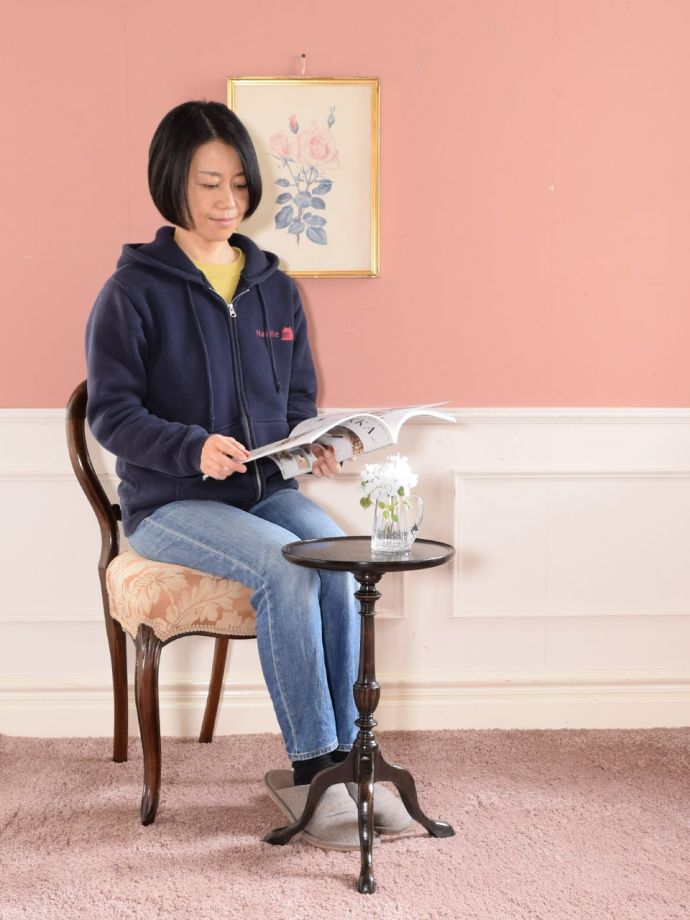 アンティークのワインテーブル