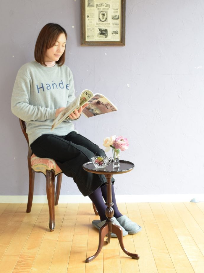 アンティークのワインテーブル