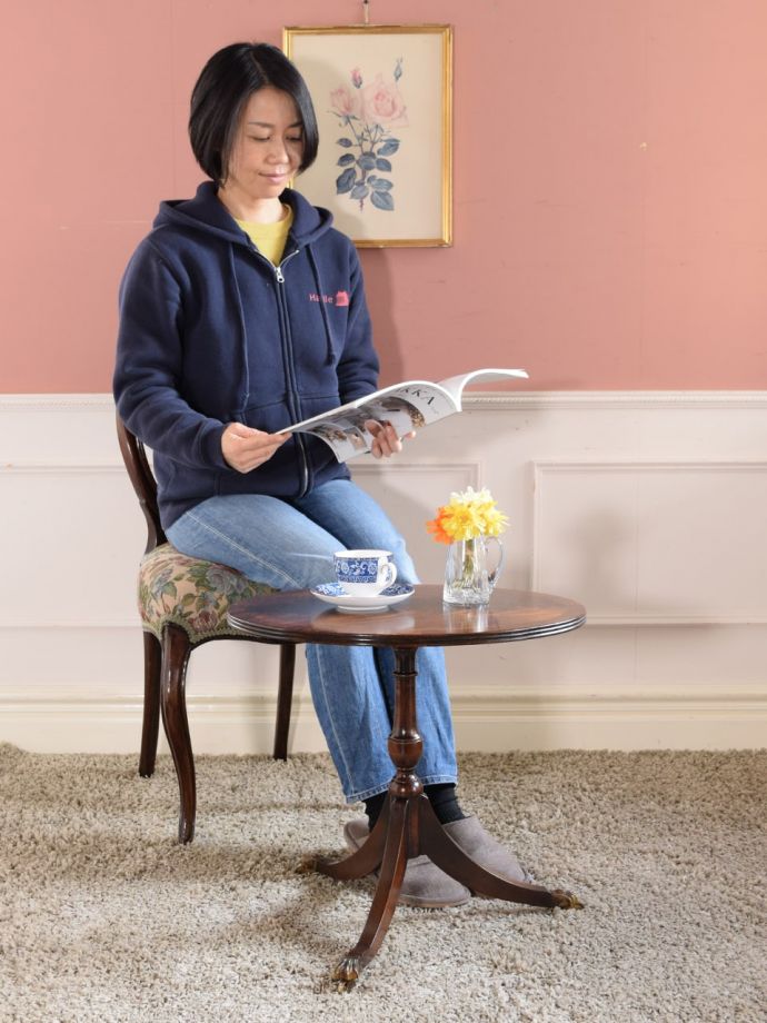 アンティークのコーヒーテーブル