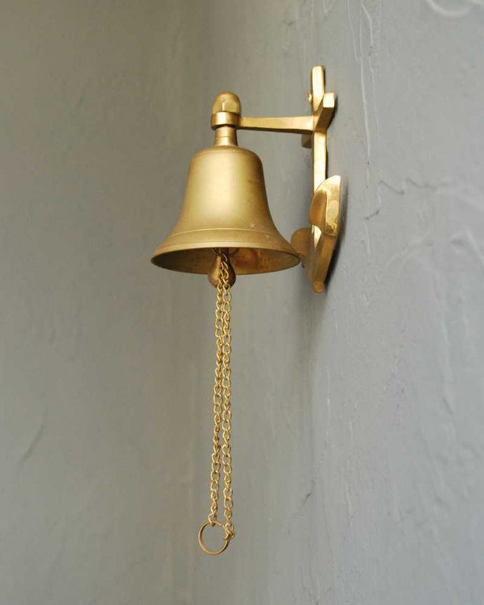 アンティーク 真鍮の雑貨 アンティーク雑貨 英国輸入のアンティーク雑貨、碇モチーフの真鍮製ドアベル。市販のネジで固定してください。(k-2974-z)