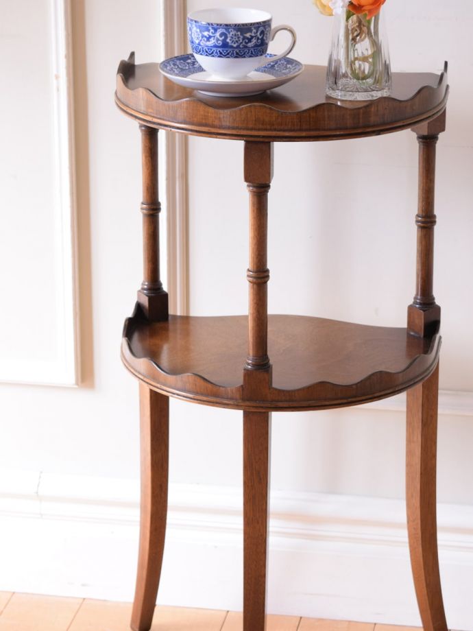 英国のアンティーク家具らしいデザイン