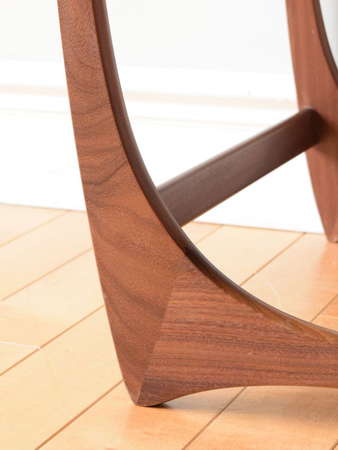 G-PLANのテーブルの足先