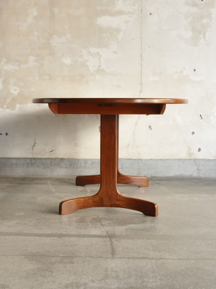 G-PLANのテーブルの側面