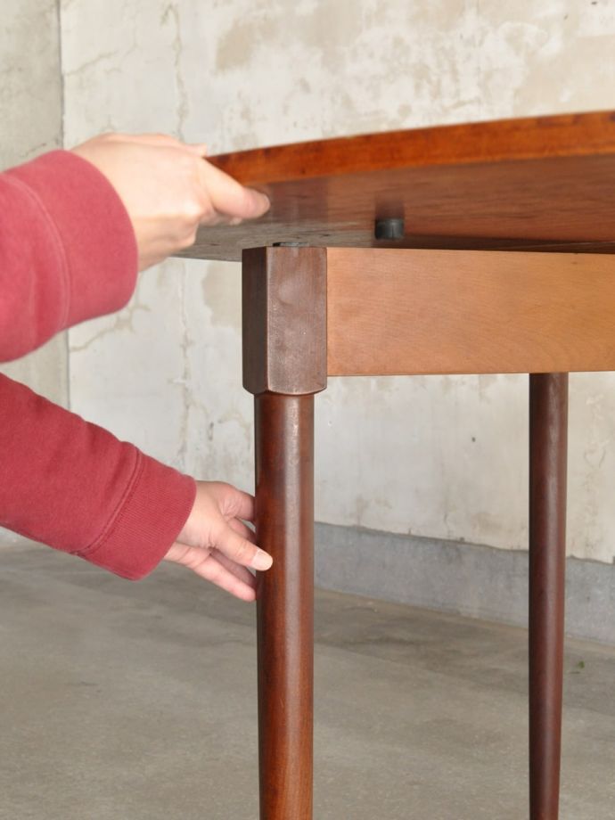 伸長式テーブルのサイズ変更方法