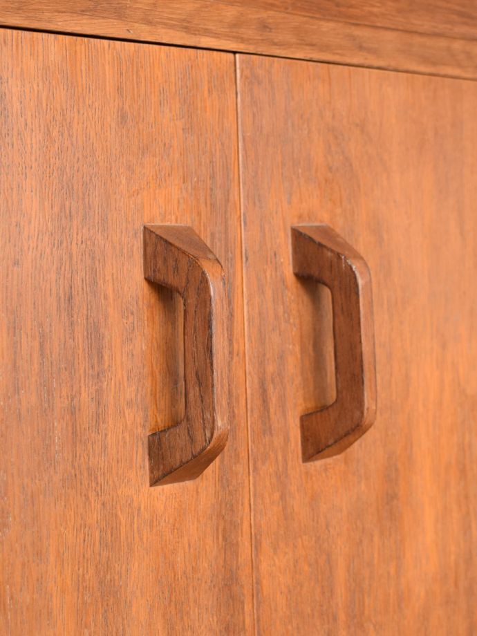 ビンテージ家具の木目