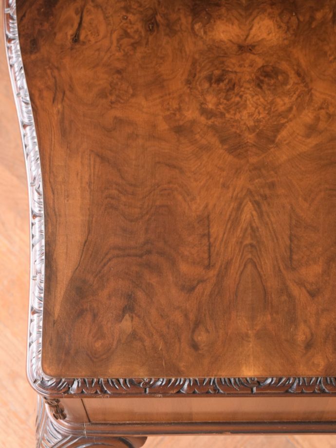 コンソールテーブルの木目