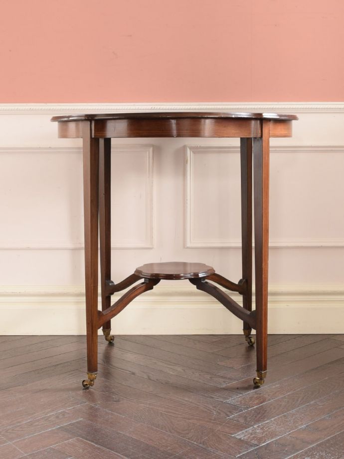 アンティーク家具の側面