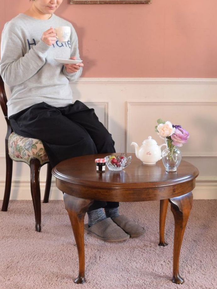 アンティークのコーヒーテーブル