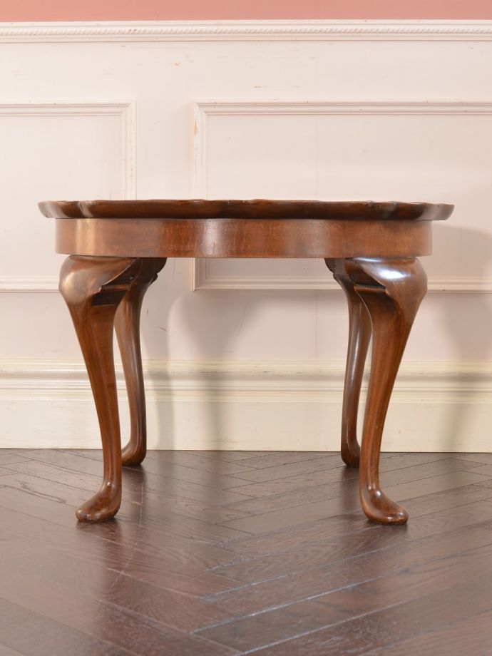 コーヒーテーブルの側面