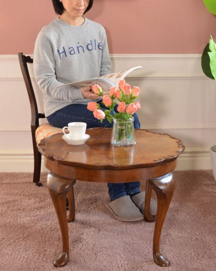 アンティークのコーヒーテーブル