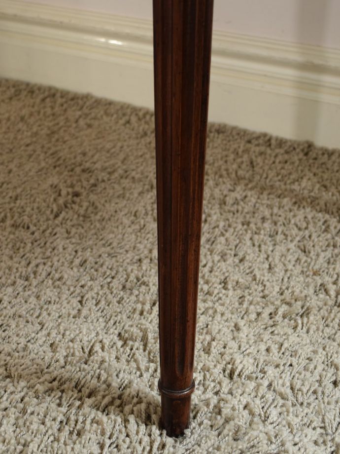 アンティーク家具の脚