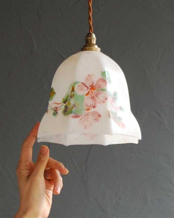 ペンダントライト　照明・ライティング　アンティーク ペンダントライト(コード・シャンデリア電球・ギャラリーなし)。。(k-2989-z)