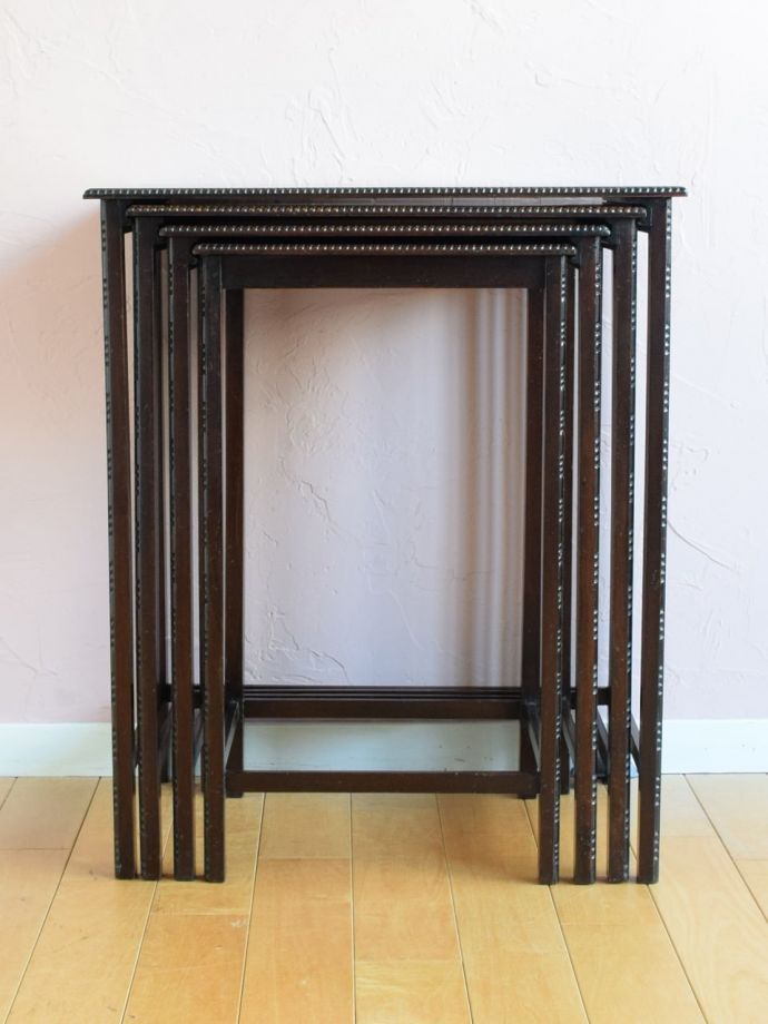 コーヒーテーブルの側面