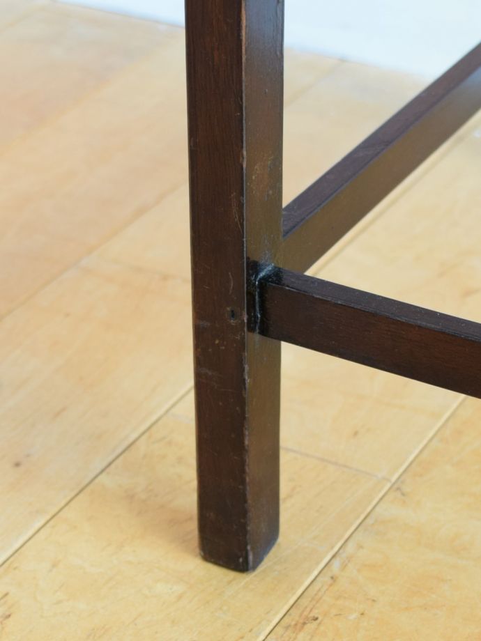 アンティークテーブルの脚