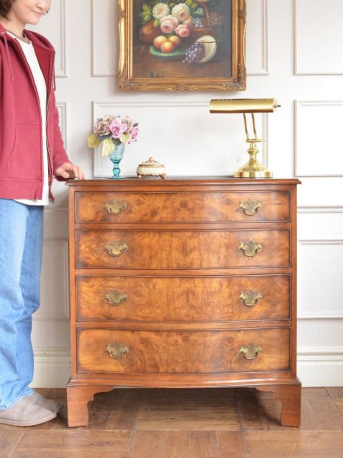 英国アンティークのチェスト